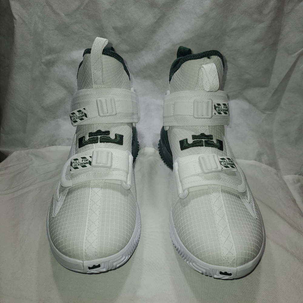 Men's Basketball Shoes